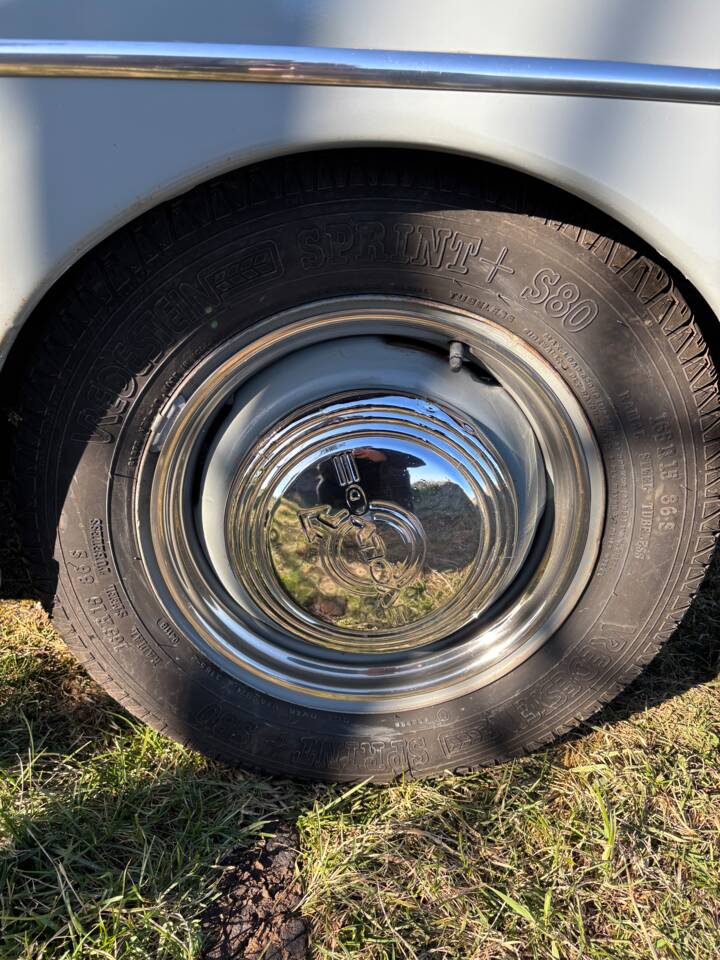 Image 30/133 of Volvo PV 444 (1954)