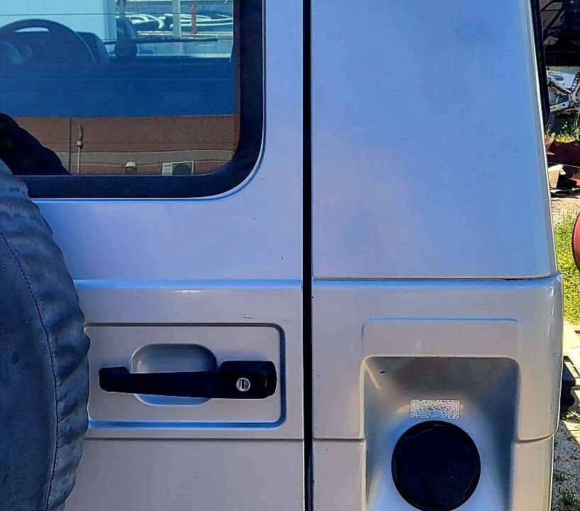 Image 9/18 of Mercedes-Benz 300 GD (SWB) (1987)