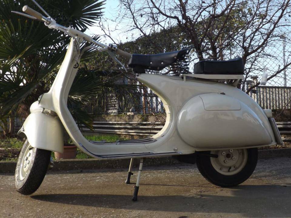 Immagine 3/38 di Piaggio Vespa 125 (1957)