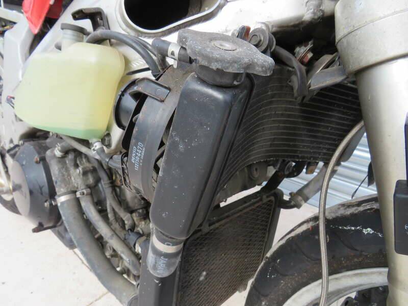 Bild 16/32 von Suzuki TL 1000R (1999)