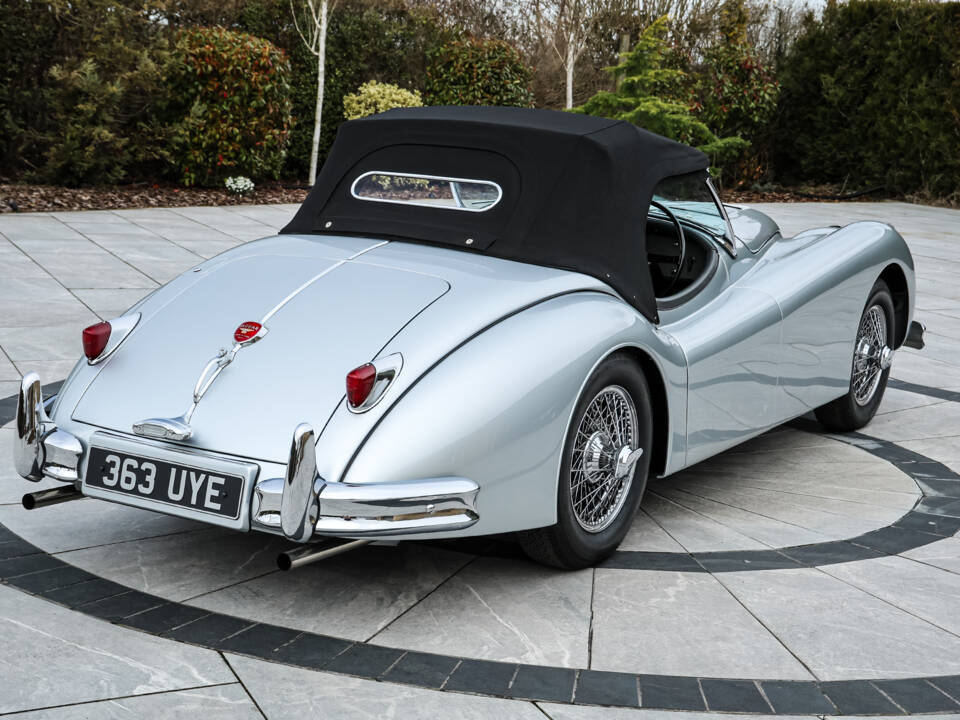 Image 9/13 de Jaguar XK 140 SE OTS (1956)