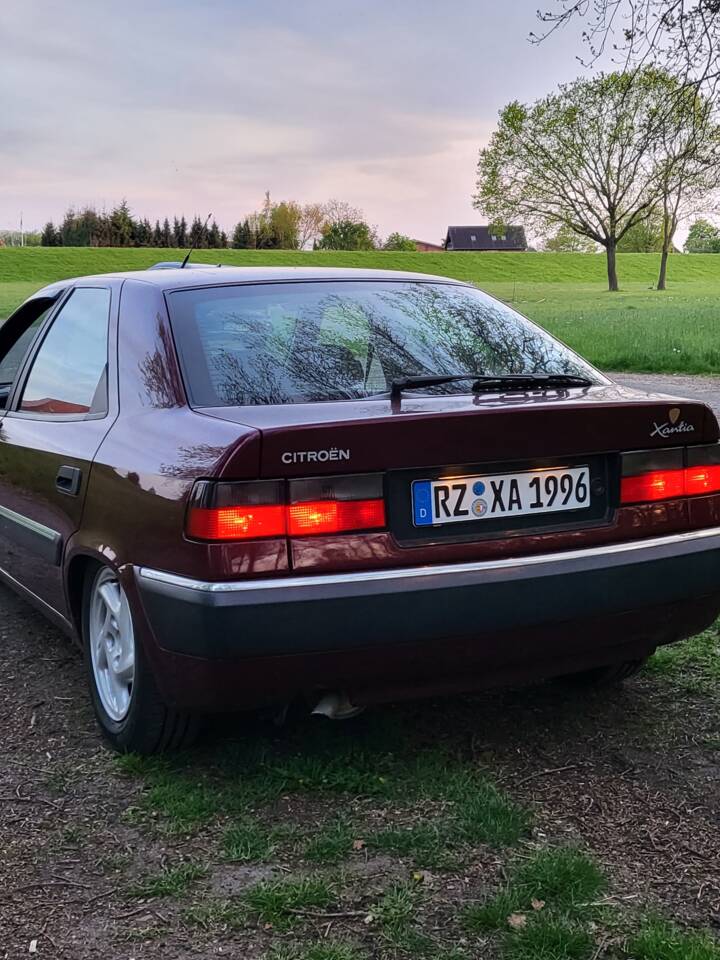 Image 7/9 of Citroën Xantia 1.8i 16V (1995)