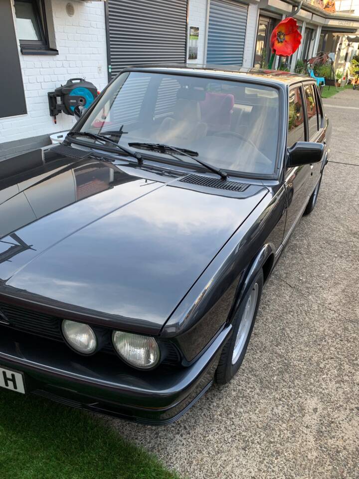 Afbeelding 6/8 van BMW M 535i (1987)