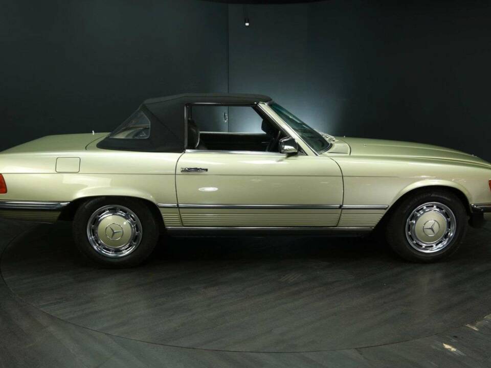 Imagen 42/50 de Mercedes-Benz 380 SL (1984)