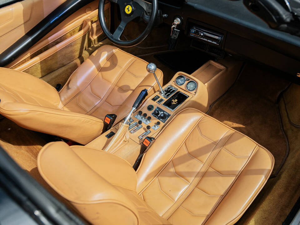 Bild 50/54 von Ferrari 308 GTSi Quattrovalvole (1985)