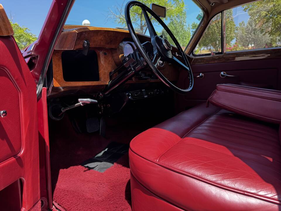 Image 70/81 of Bentley S 1 (1959)