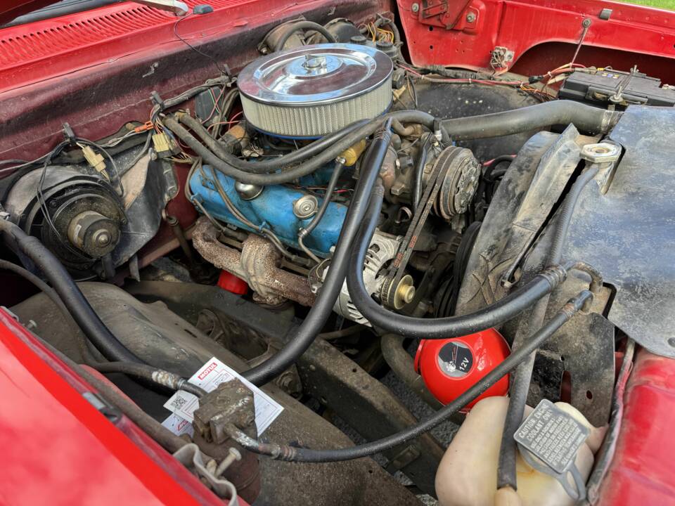 Bild 14/17 von Dodge D 150 Sweptline (1983)