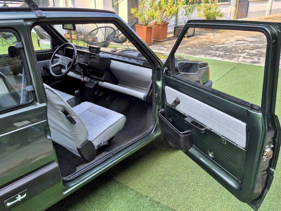 Bild 27/37 von FIAT Panda 4x4 1,0 (1989)