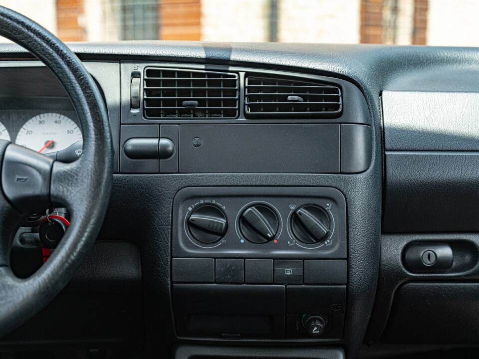 Immagine 38/45 di Volkswagen Golf IV 1.6 (1997)