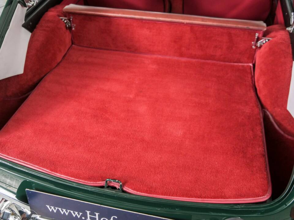 Bild 41/50 von MG MGB GT (1966)