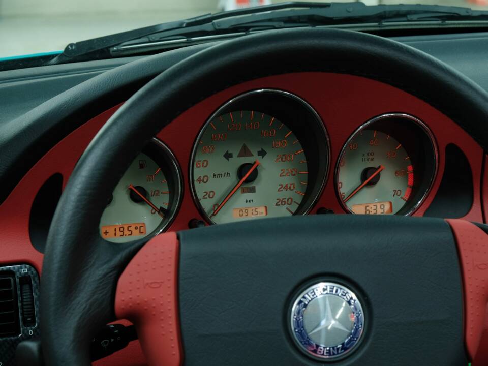 Immagine 25/50 di Mercedes-Benz SLK 230 Kompressor (1998)