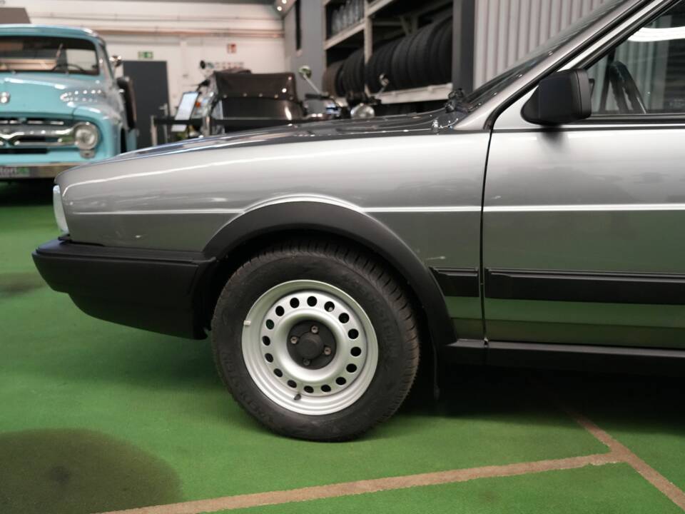 Bild 19/42 von Volkswagen Passat Variant 1.8 (1986)