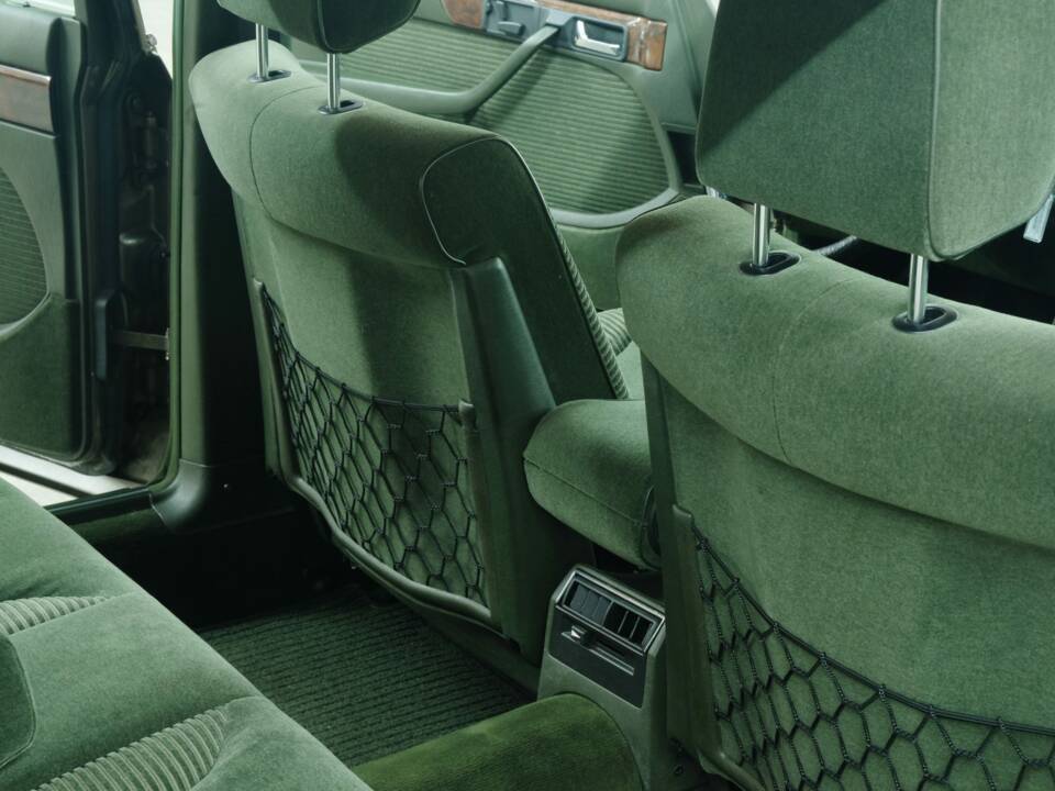 Bild 36/50 von Mercedes-Benz 300 SEL (1986)