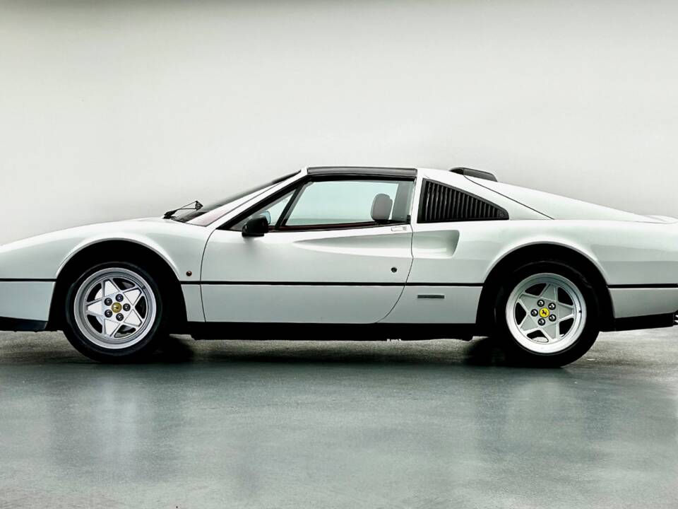 Bild 1/18 von Ferrari 328 GTS (1987)