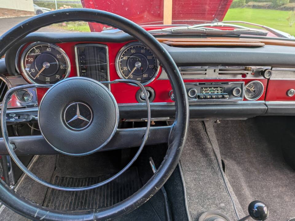 Image 7/18 of Mercedes-Benz 250 SL (1967)