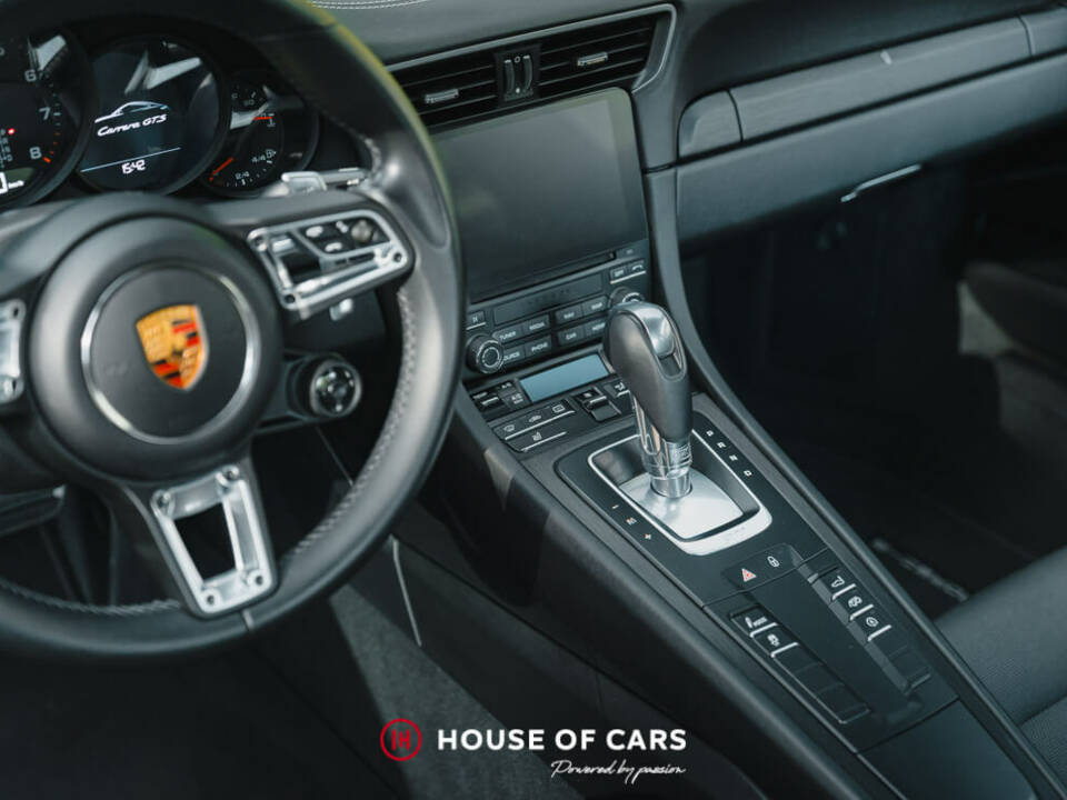 Image 31/48 of Porsche 911 Carrera GTS (2017)