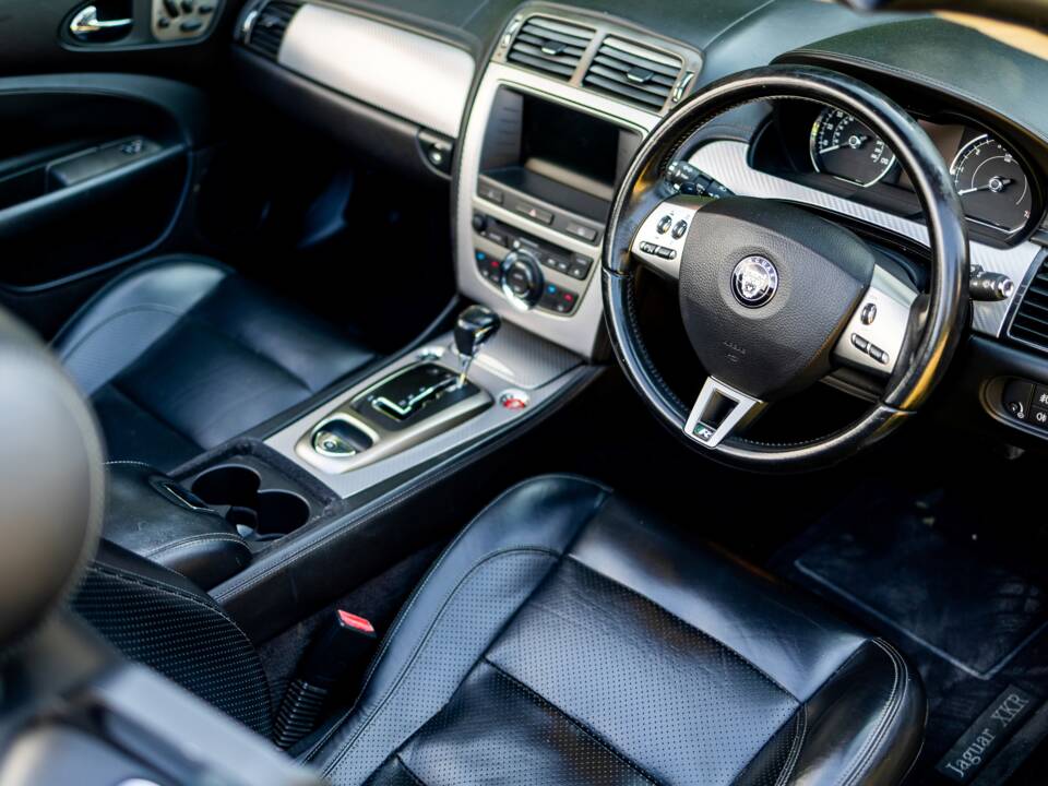 Image 5/50 de Jaguar XKR (2007)