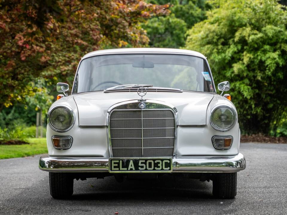 Image 6/21 of Mercedes-Benz 190 c (1965)