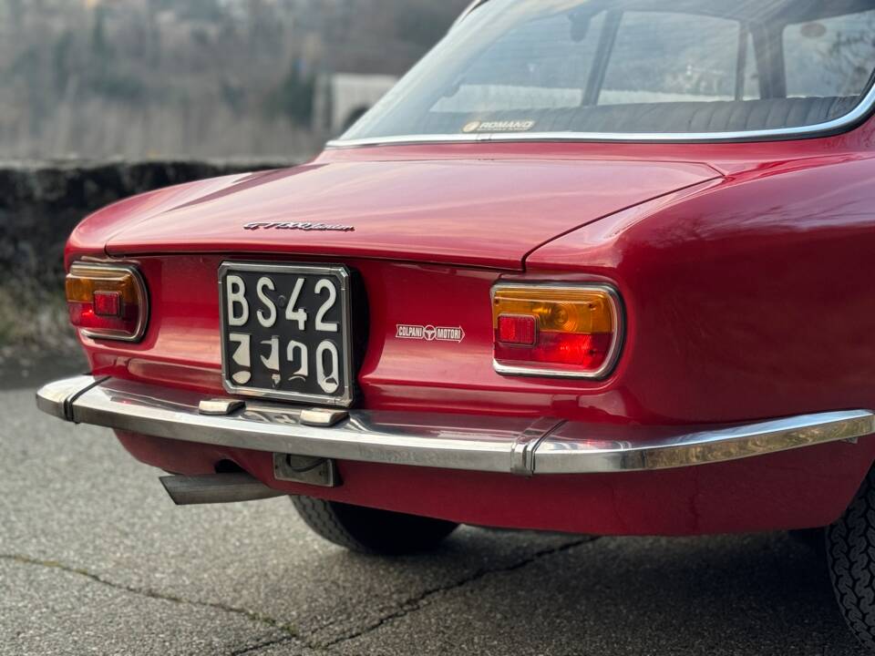 Immagine 9/48 di Alfa Romeo Giulia GT 1300 Junior (1972)