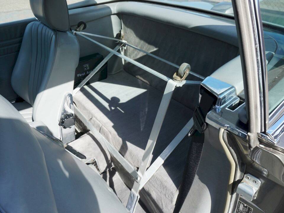 Image 15/36 de Mercedes-Benz 560 SL (1986)