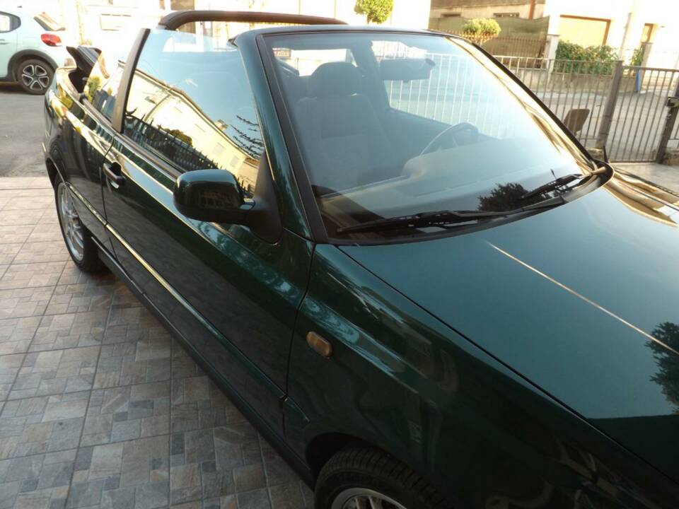 Image 22/50 of Volkswagen Golf III Cabrio 1.6 (1998)