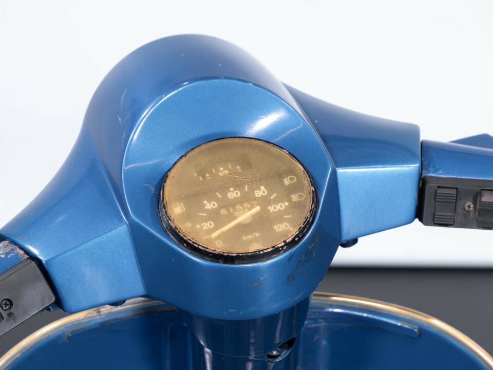 Image 33/37 de Piaggio Vespa PX 200 E (1984)