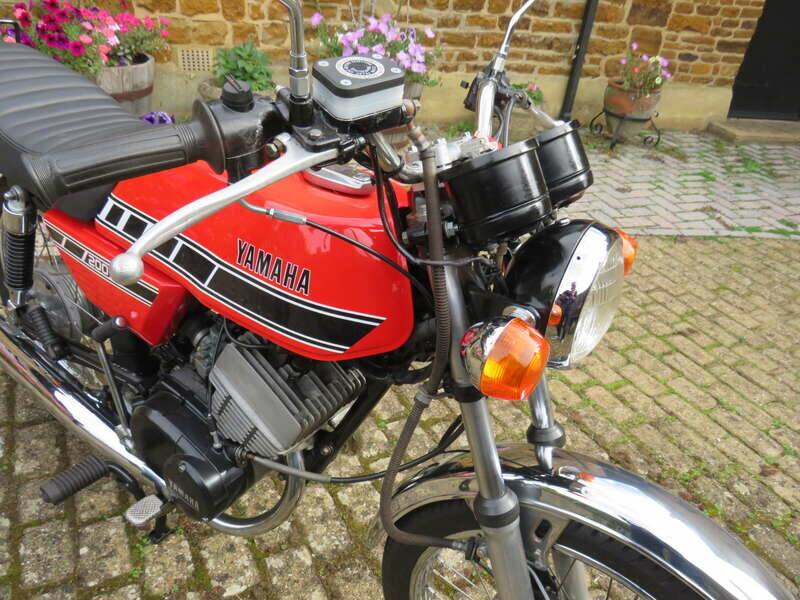 Image 5/40 of Yamaha RD 200 (1978)