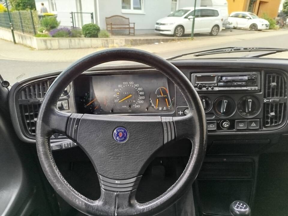 Image 29/51 of Saab 900 Turbo (1991)