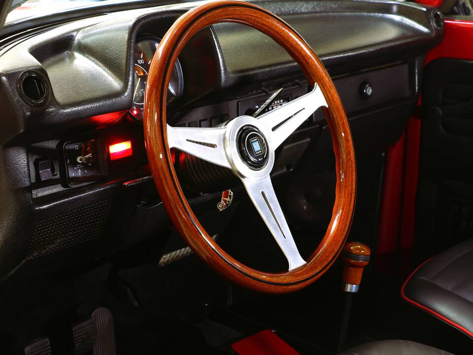 Immagine 20/34 di Volkswagen Beetle 1303 LS (1978)