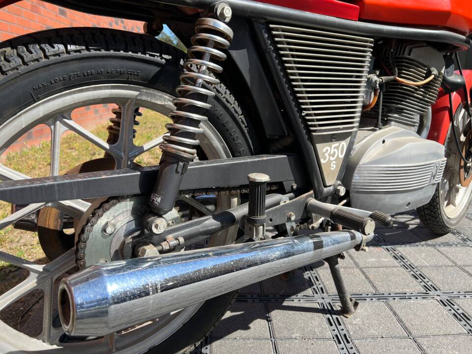 Image 4/17 of MV Agusta DUMMY (1977)