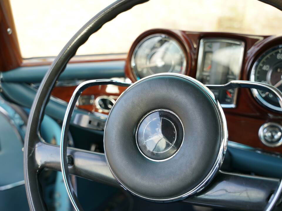 Bild 32/50 von Mercedes-Benz 250 SE (1967)