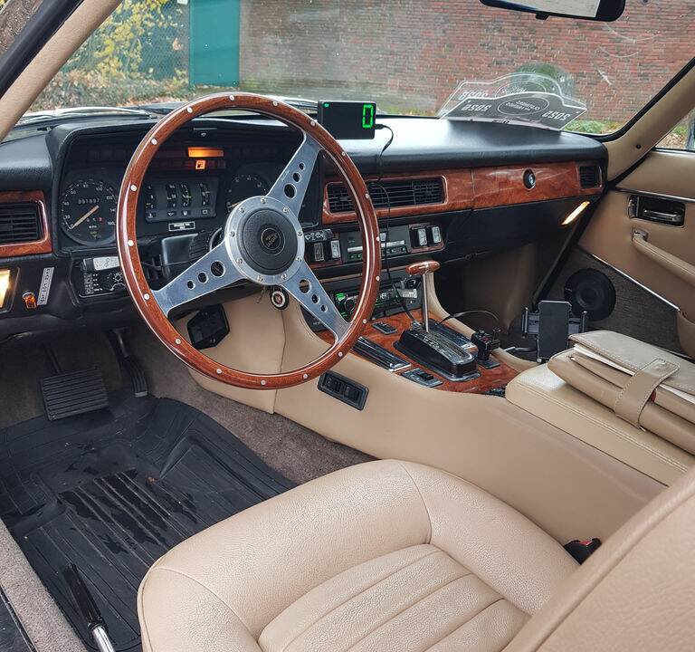 Image 2/8 of Jaguar XJ-S H.E. (1988)