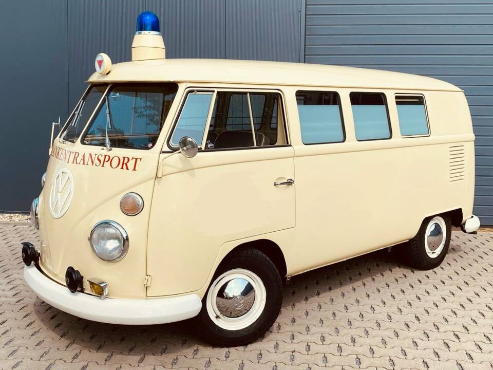 Image 1/8 of Volkswagen T1 panel van (1966)