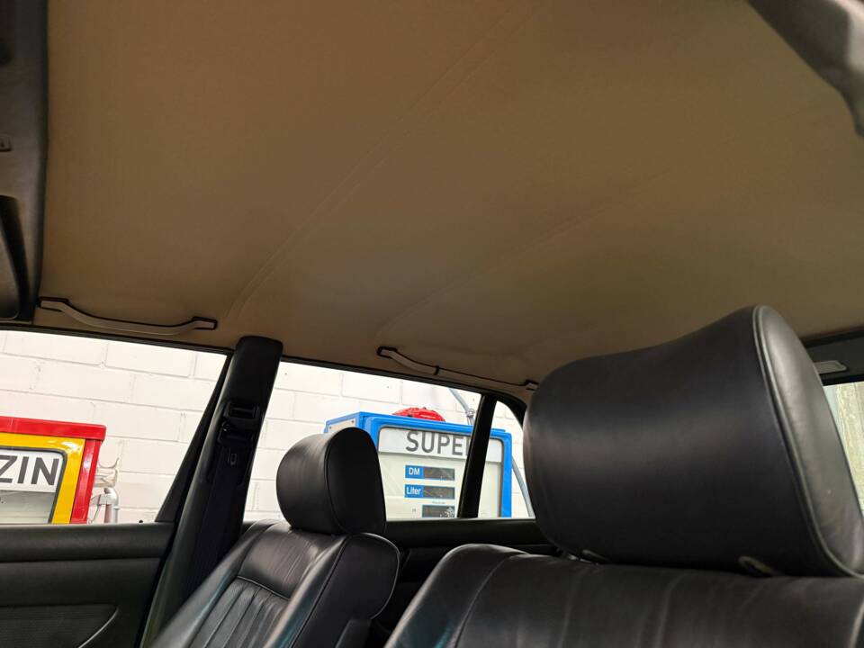 Image 11/19 of Mercedes-Benz 280 SEL (1983)