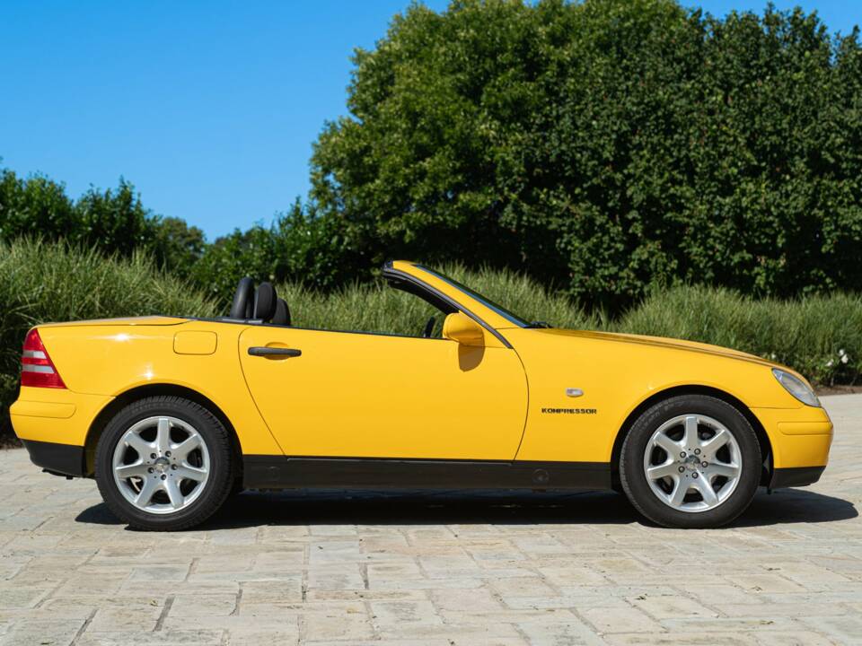 Immagine 8/50 di Mercedes-Benz SLK 200 (1997)