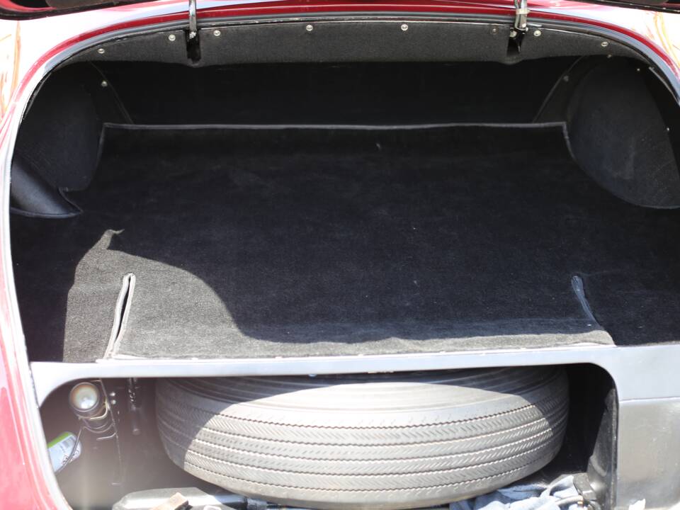 Image 19/81 of Bentley S 1 (1959)