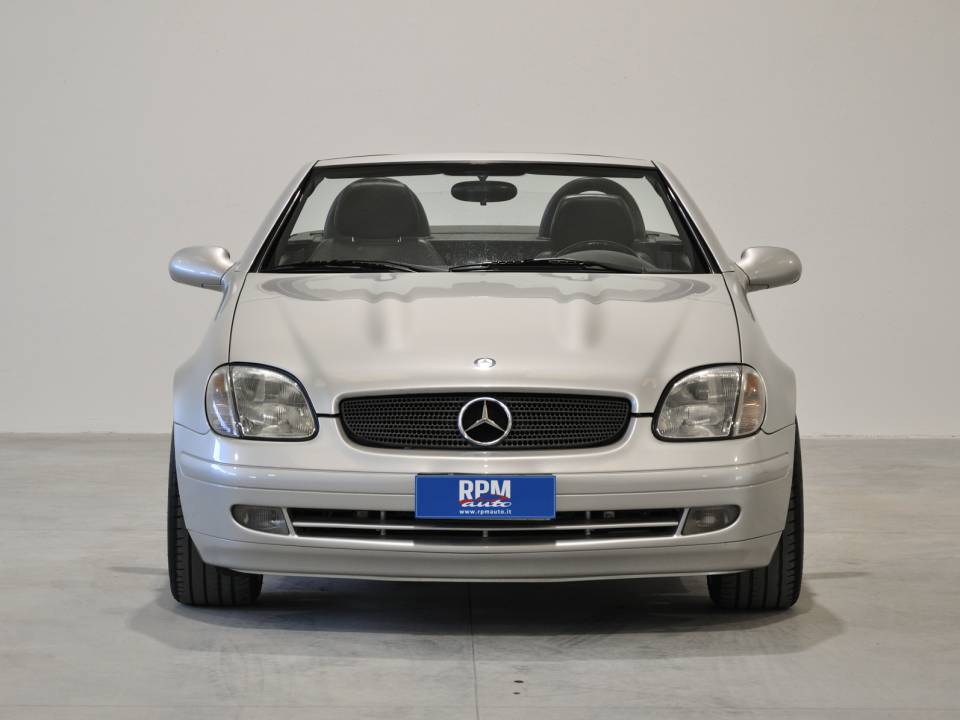 Imagen 8/40 de Mercedes-Benz SLK 200 Kompressor (1997)