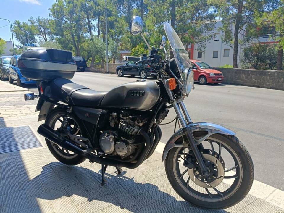 Image 3/37 of Yamaha XZ 550 (1985)