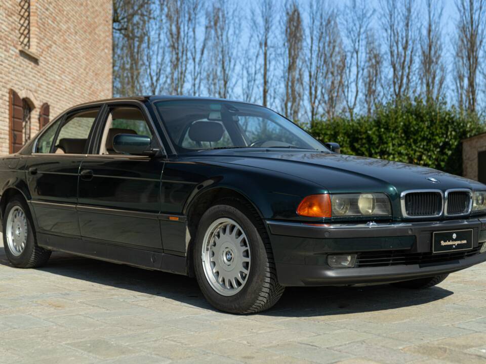 Image 2/43 of BMW 725tds (1997)