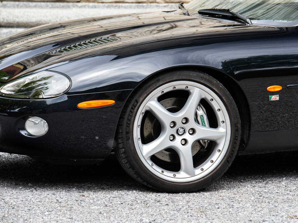 Immagine 15/42 di Jaguar XKR (2003)