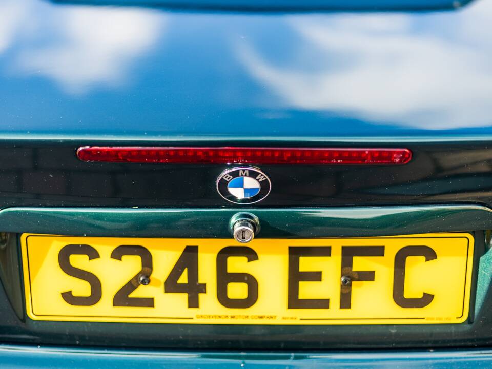 Image 44/49 of BMW 328i (1998)