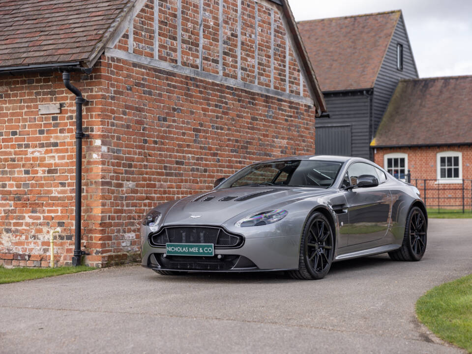 Image 41/71 of Aston Martin V12 Vantage S (2015)