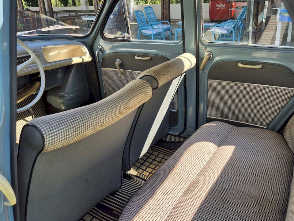 Image 39/64 of Alfa Romeo Dauphine R 1090 (1961)