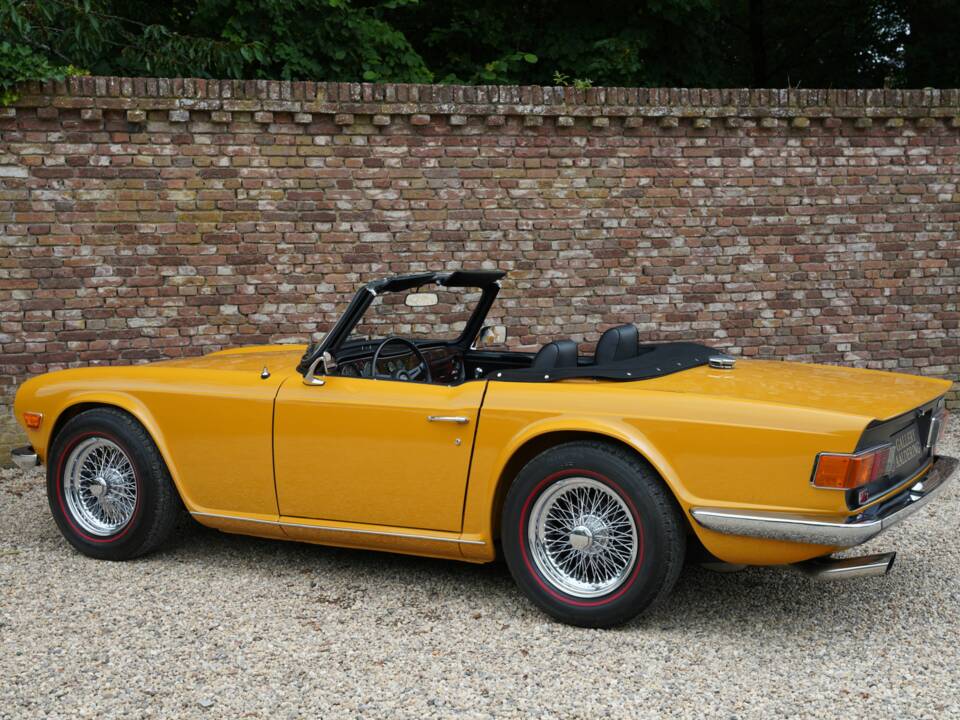 Image 20/50 of Triumph TR 6 (1971)
