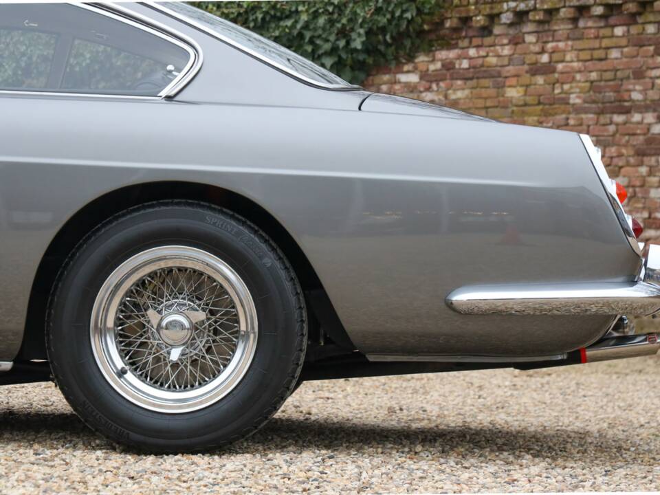 Image 38/50 of Ferrari 250 GT/E (1962)