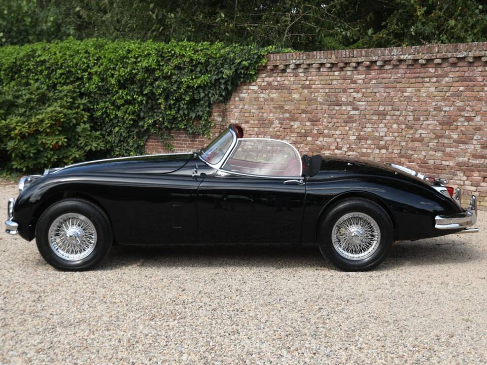 Image 39/50 of Jaguar XK 150 3.4 S OTS (1958)