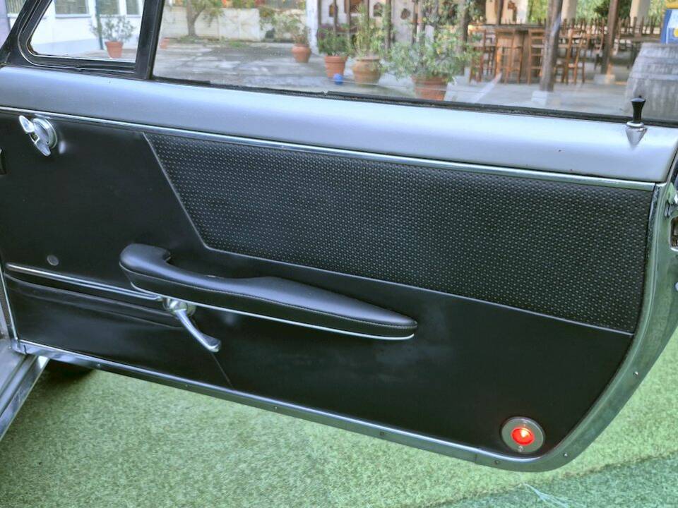 Image 35/54 de FIAT 1300 Vignale (1965)