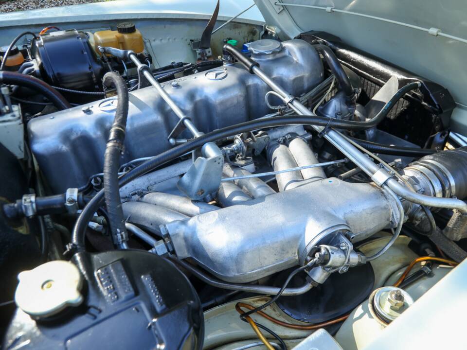 Bild 42/50 von Mercedes-Benz 230 SL (1967)
