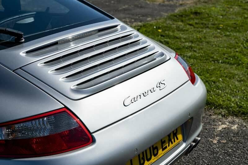 Afbeelding 25/50 van Porsche 911 Carrera 4S (2006)