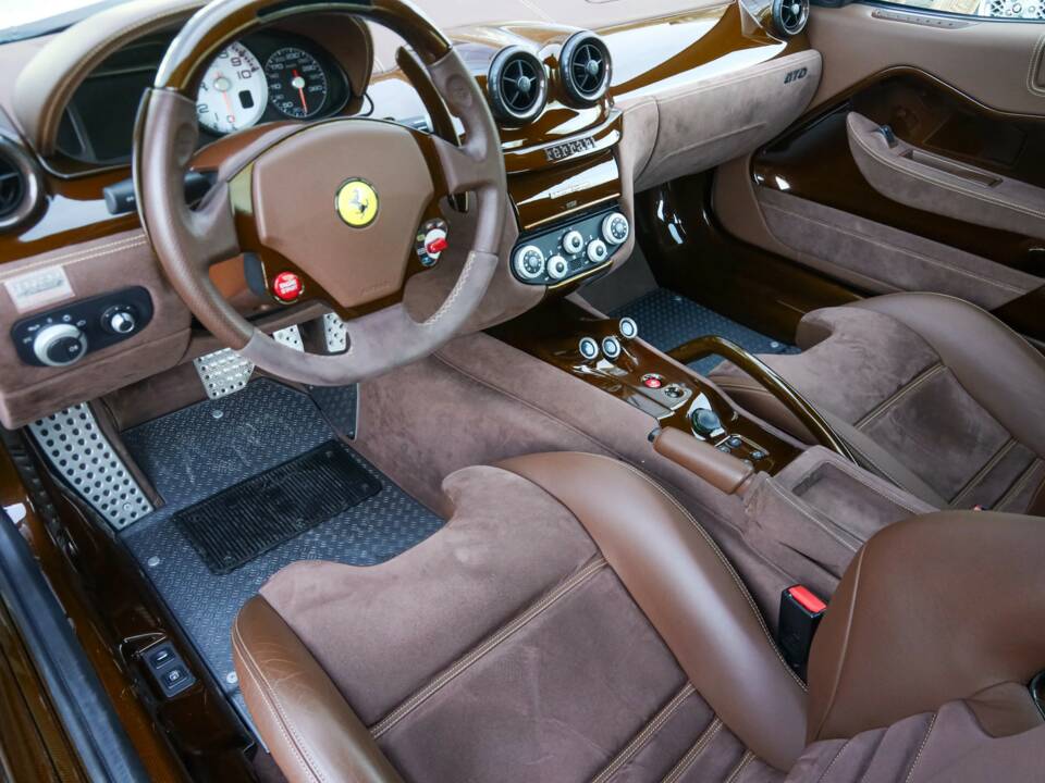 Image 38/50 de Ferrari 599 GTO (2011)